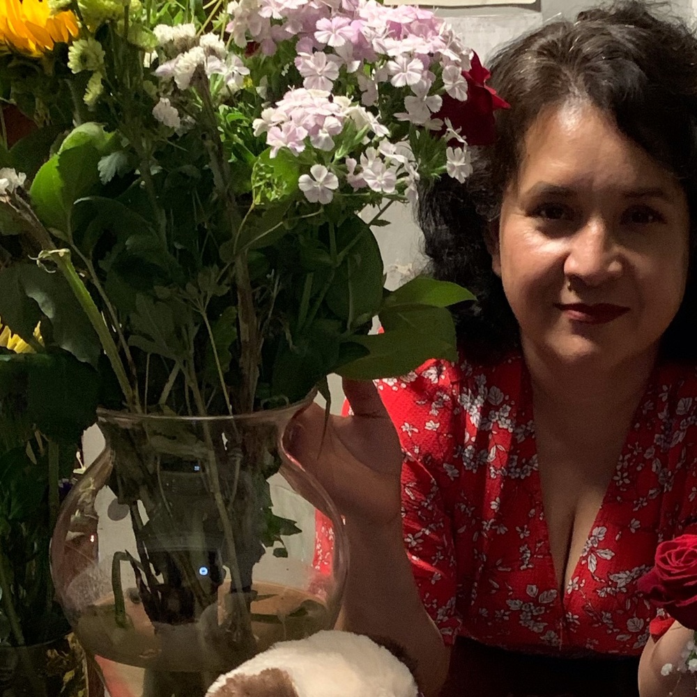 Meet your Posher, Faviola